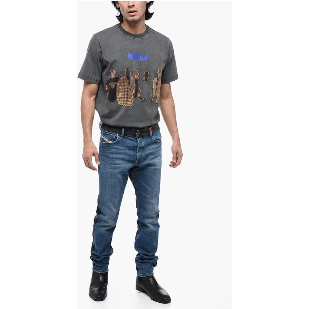 Diesel Two-toned 1995-S3 Denims with Straight Leg 17cmDescription: Details: Denim Rules Autumn-Winter Blue Black 5 pockets Denim cotton Belt loops Logo Made in Italy P600939 Ankle Mesure: 17cm