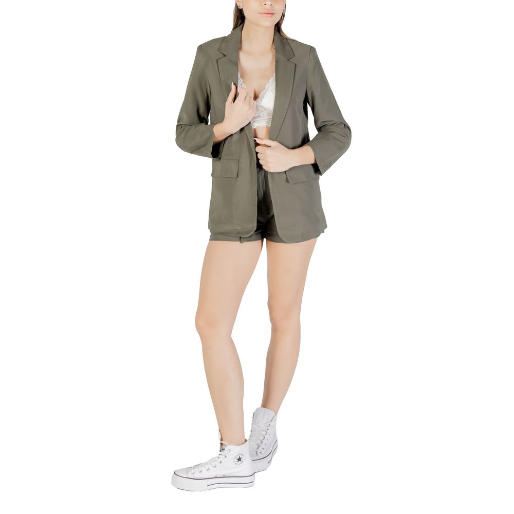 Woman wearing Only Green Viscose Blazer with 3/4 sleeves, contemporary elegant fashion.