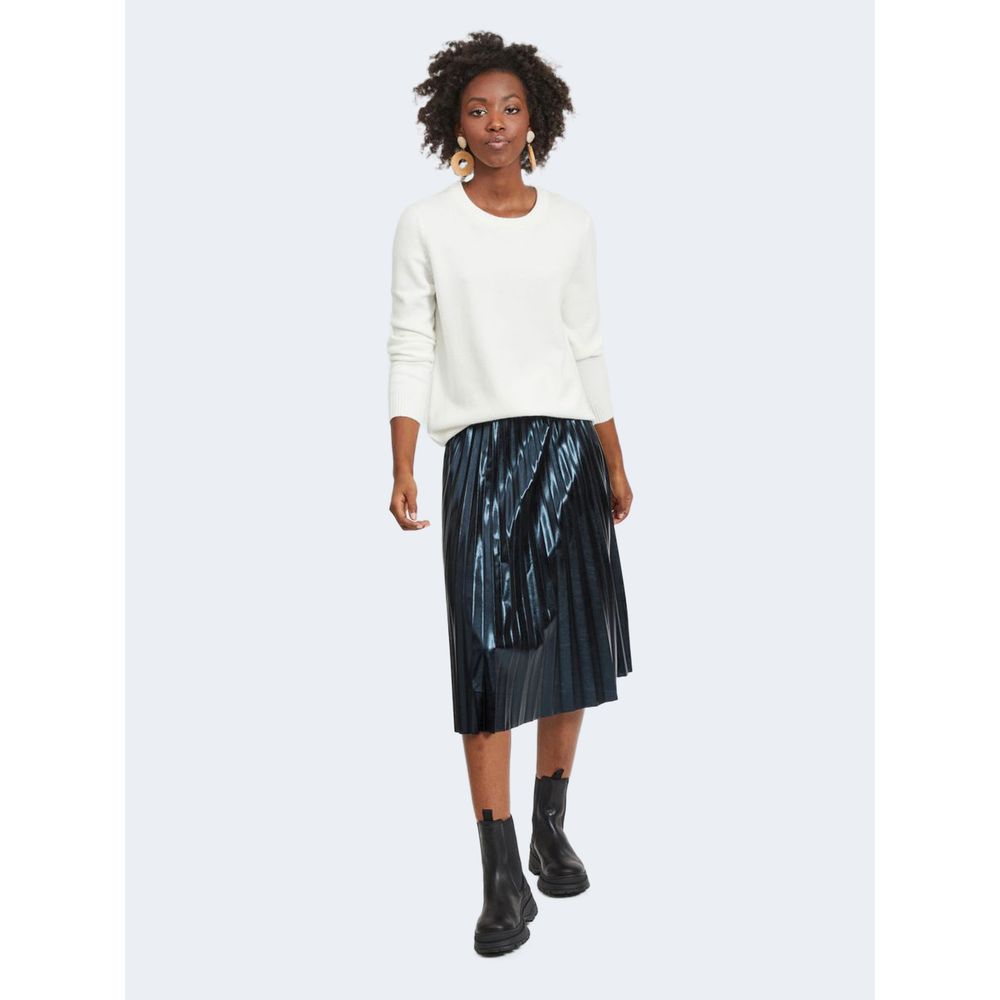 Woman wearing Vila Clothes White Viscose Sweatshirt with pleated skirt and boots, perfect for stylish cool weather wear.