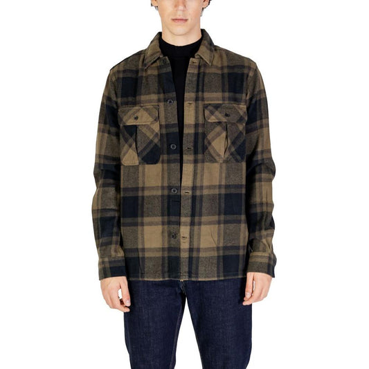 Men’s checkered shirt in brown and black plaid pattern, fall/winter collection, cotton blend, two chest pockets, model wearing jeans