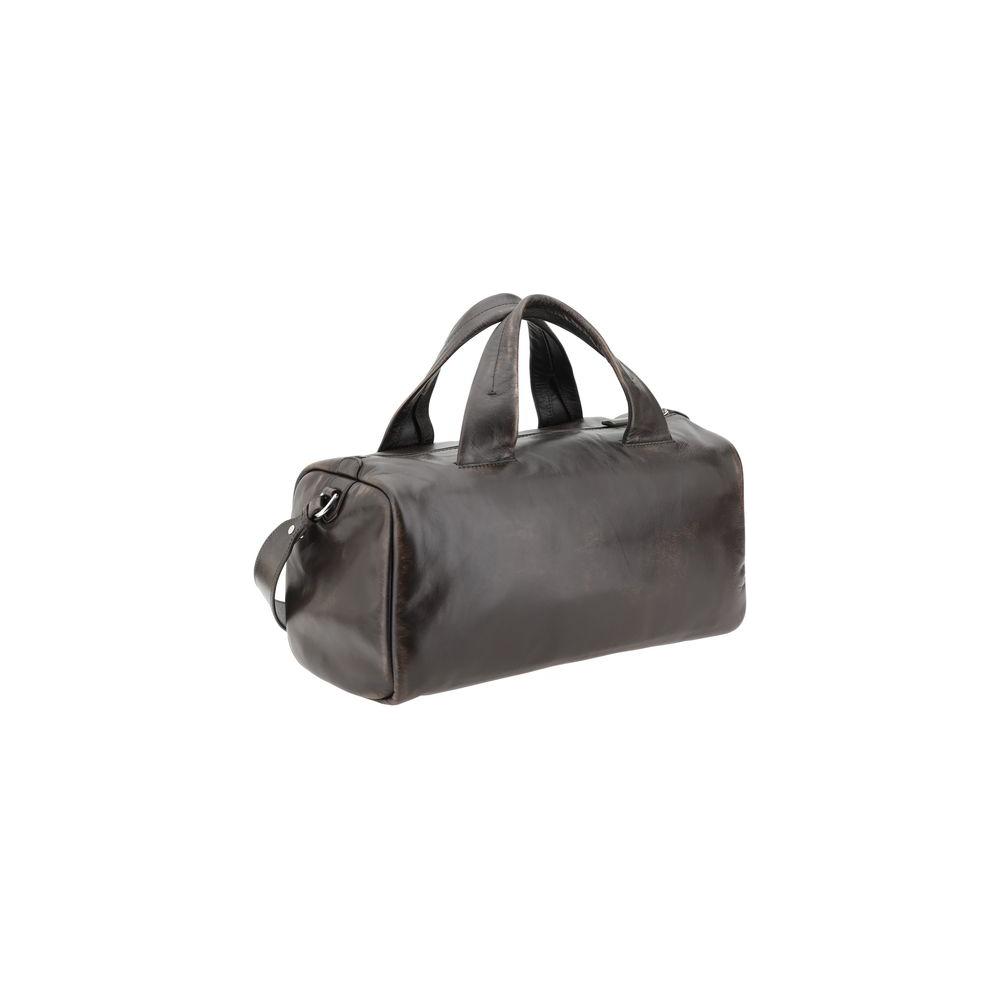 Front view with bag zipped and handles upright.
