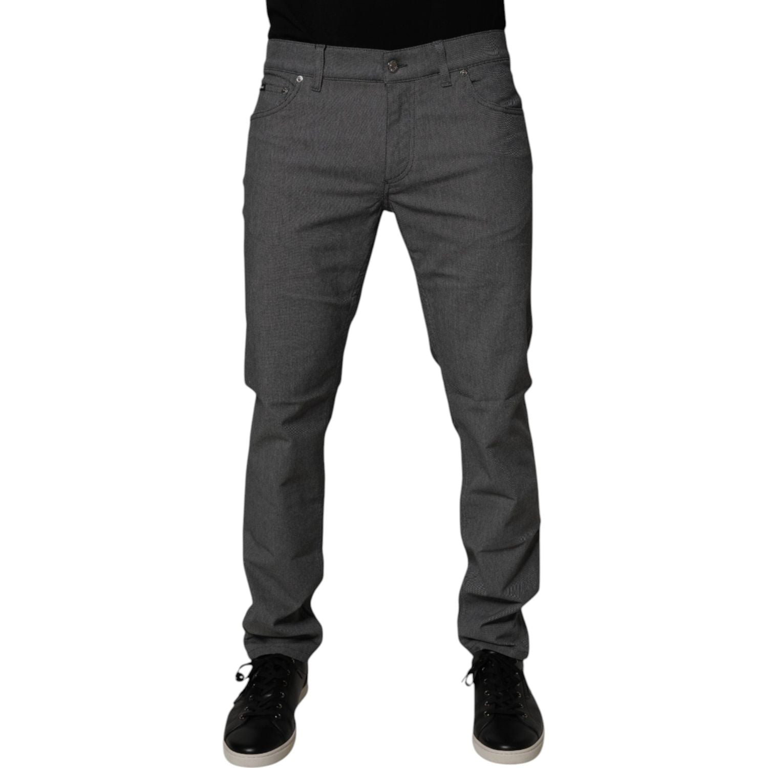 Front view with bag zipped and handles upright.