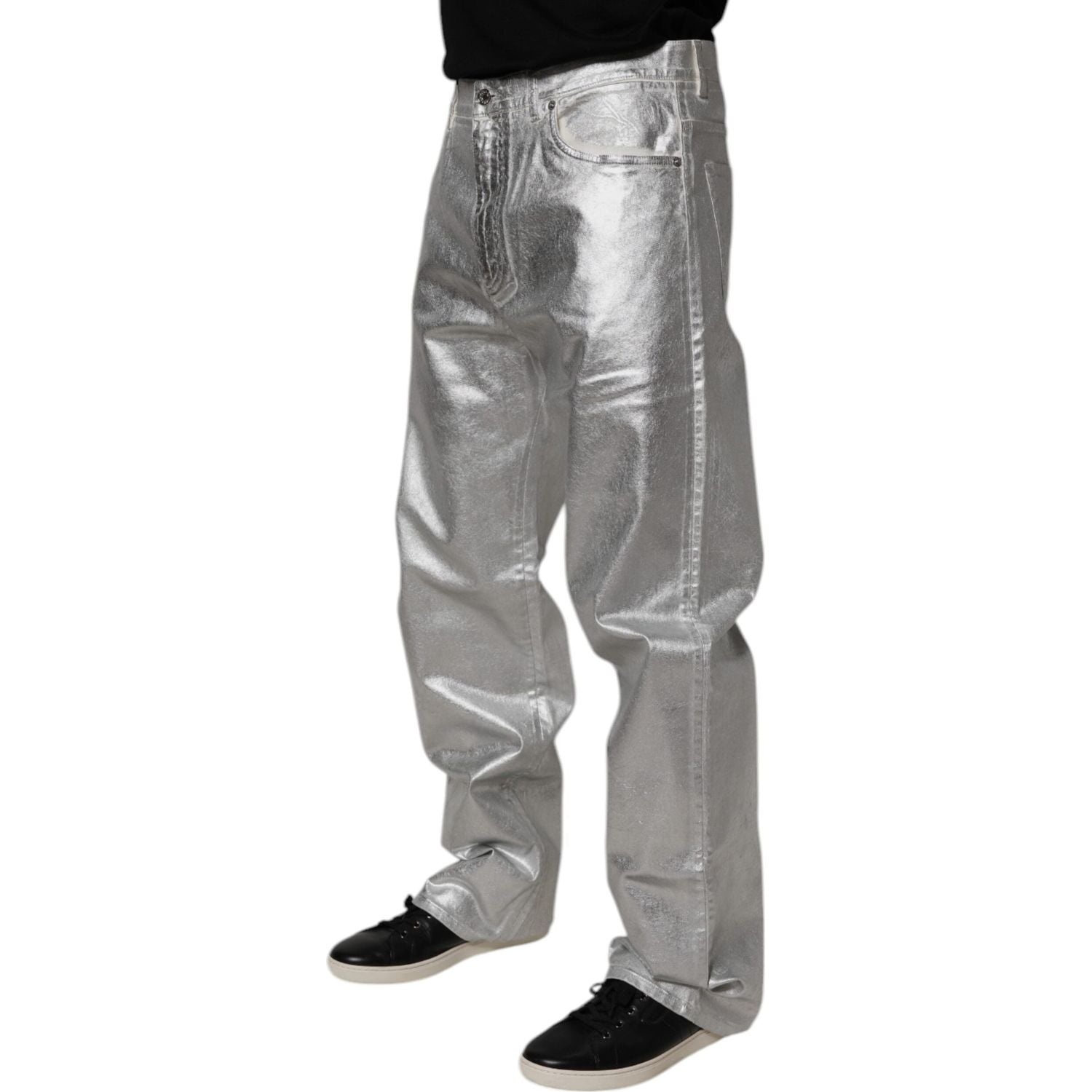 Front view with bag zipped and handles upright.