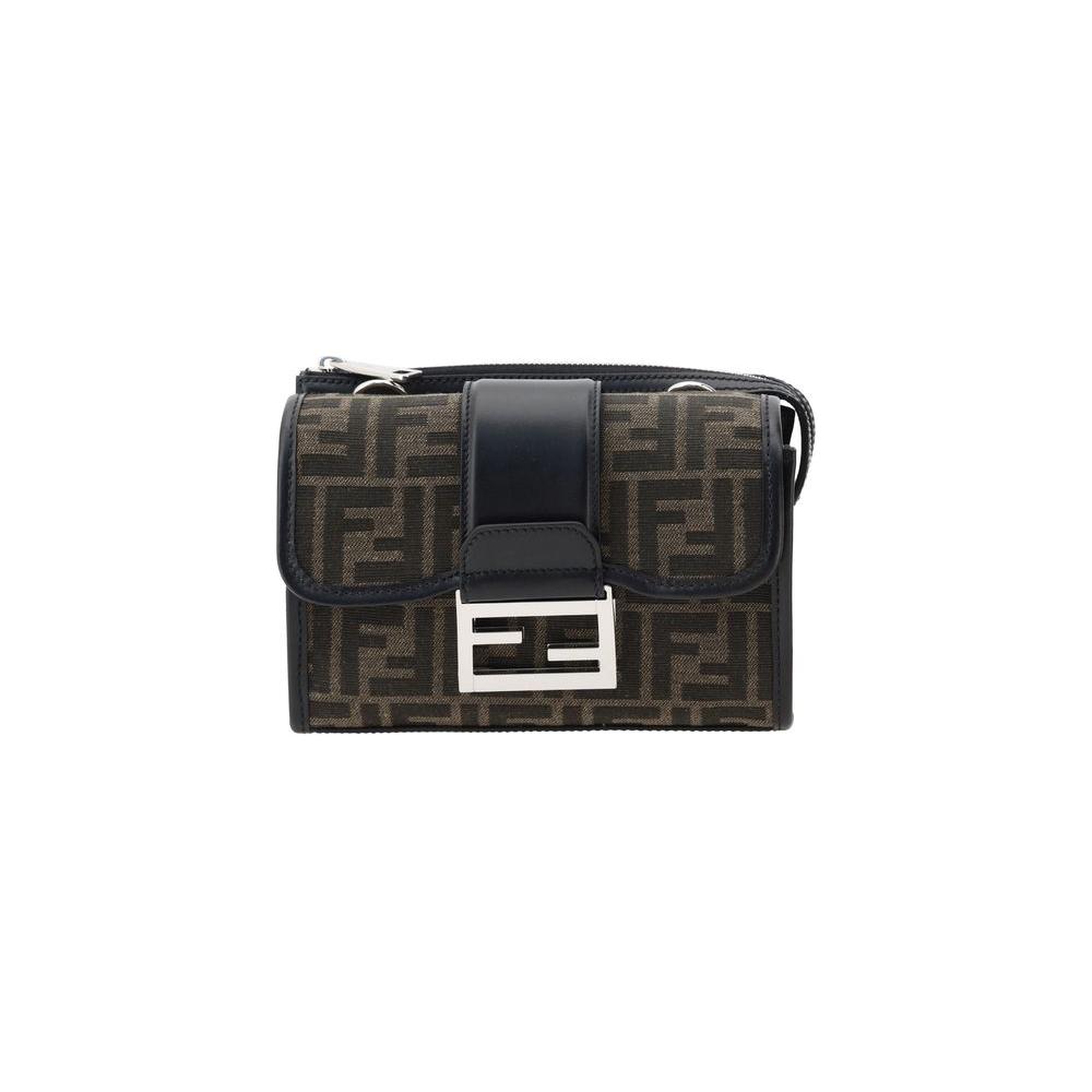 Front view with bag zipped and handles upright.