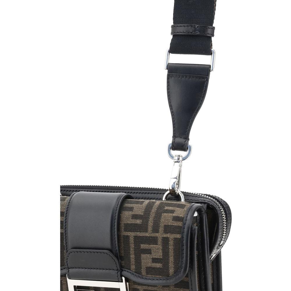 Front view with bag zipped and handles upright.