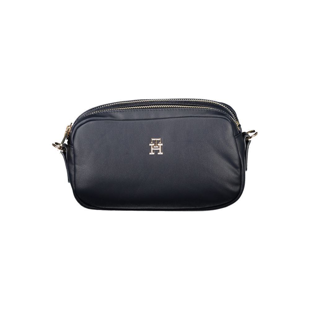 Front view with bag zipped and handles upright.