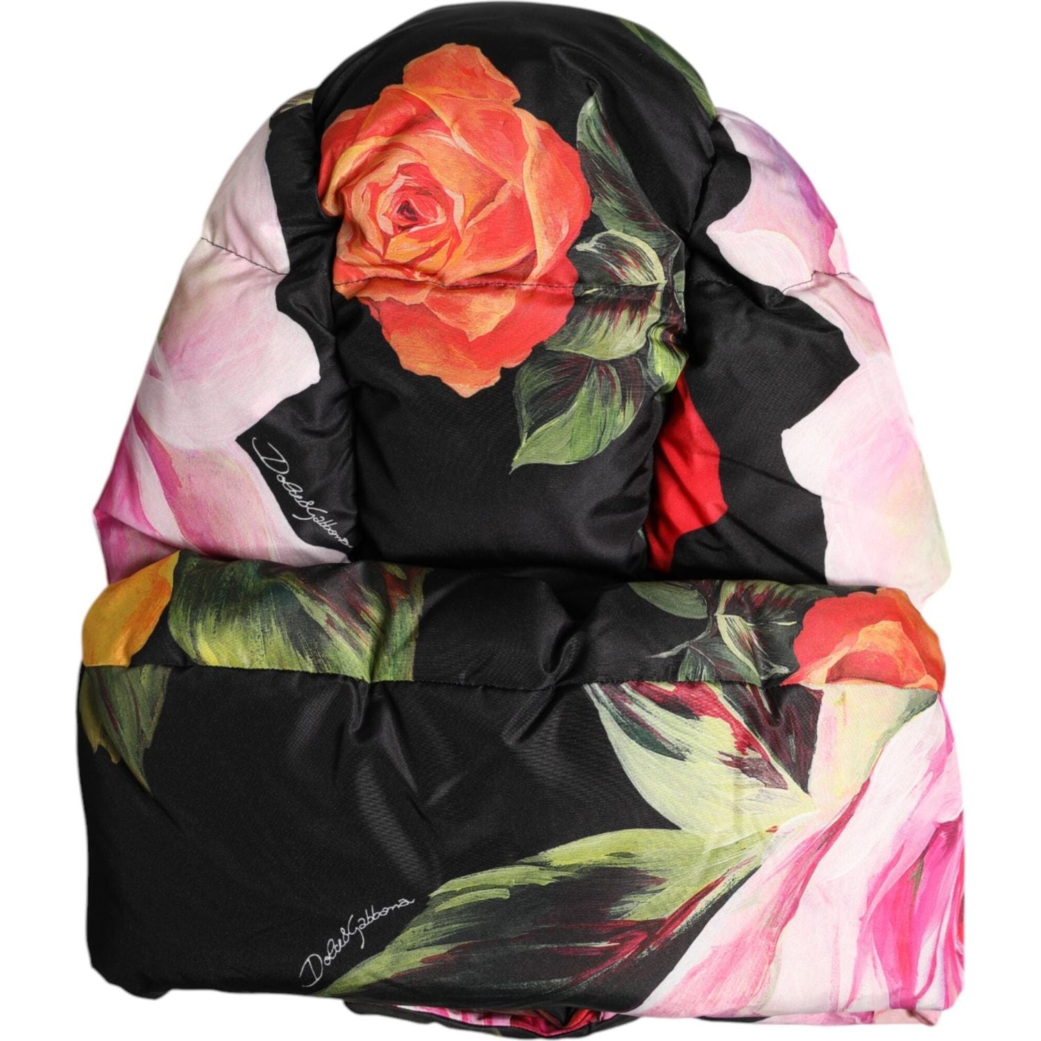 Front view with bag zipped and handles upright.