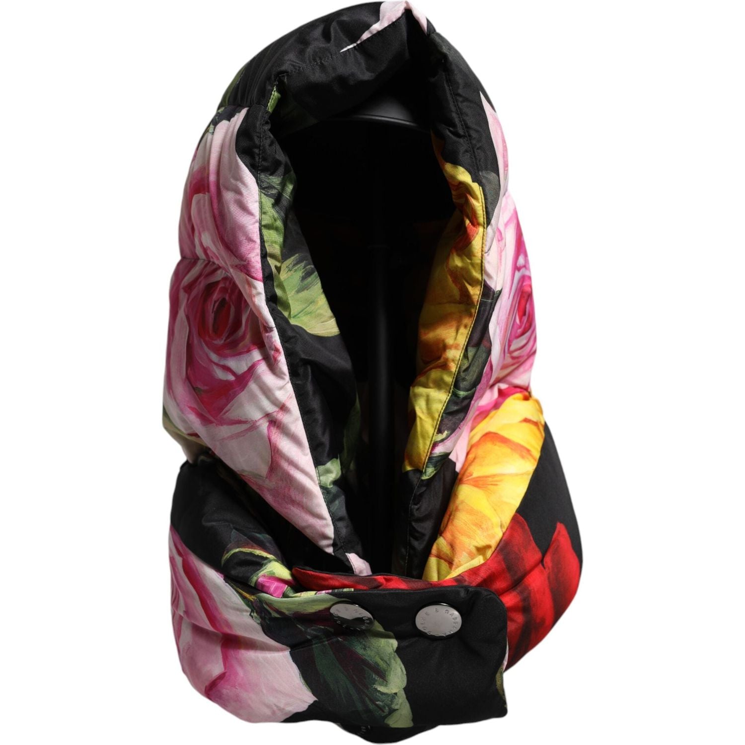 Front view with bag zipped and handles upright.