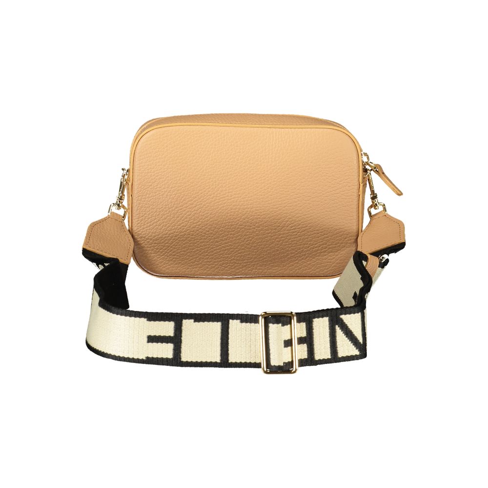 Front view with bag zipped and handles upright.