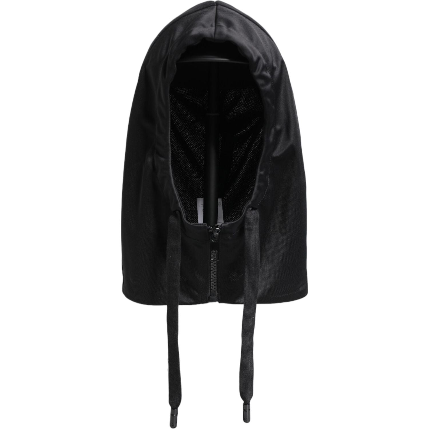 Front view with bag zipped and handles upright.