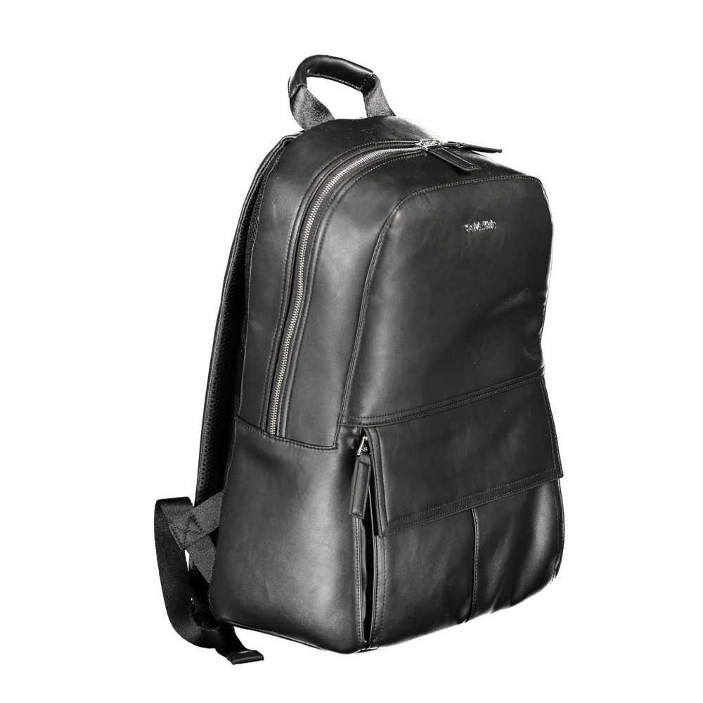 Front view with bag zipped and handles upright.