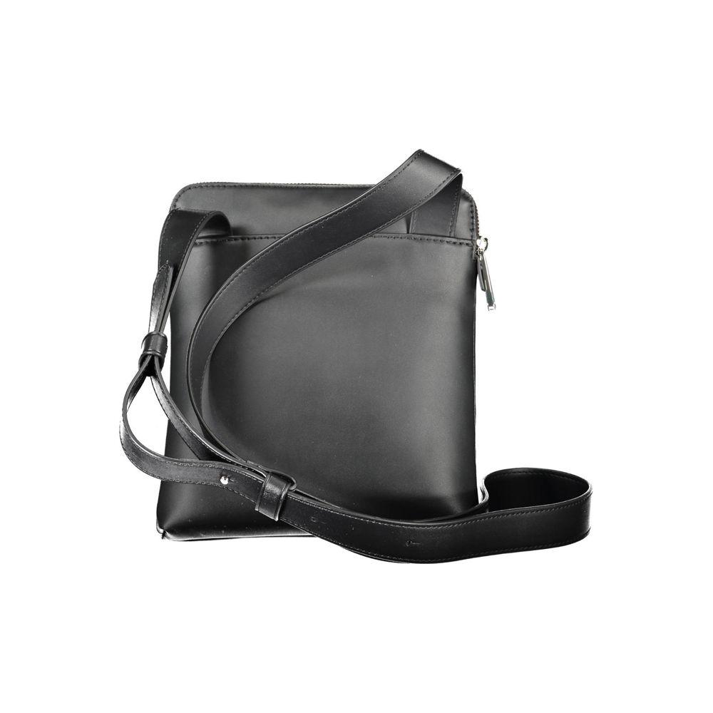 Front view with bag zipped and handles upright.