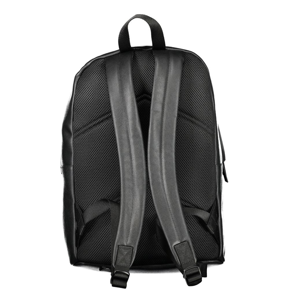 Front view with bag zipped and handles upright.
