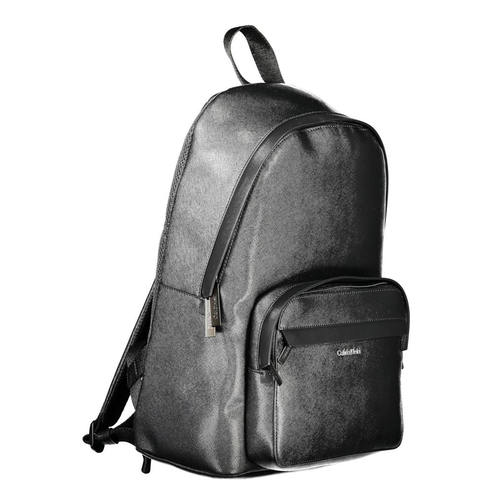 Front view with bag zipped and handles upright.
