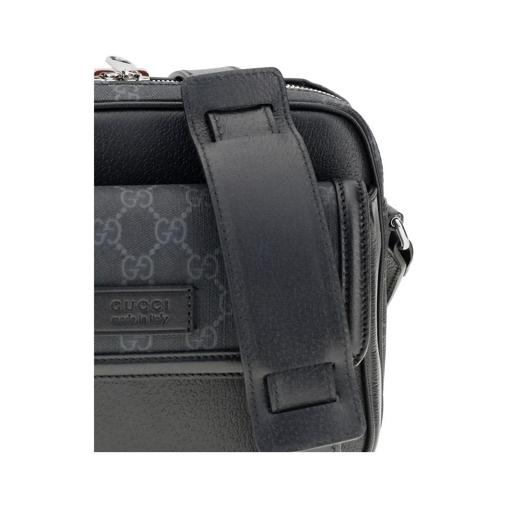 Front view with bag zipped and handles upright.