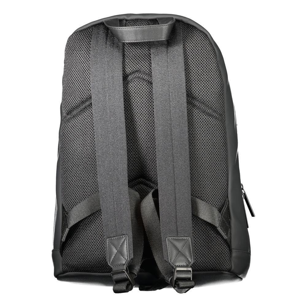 Front view with bag zipped and handles upright.
