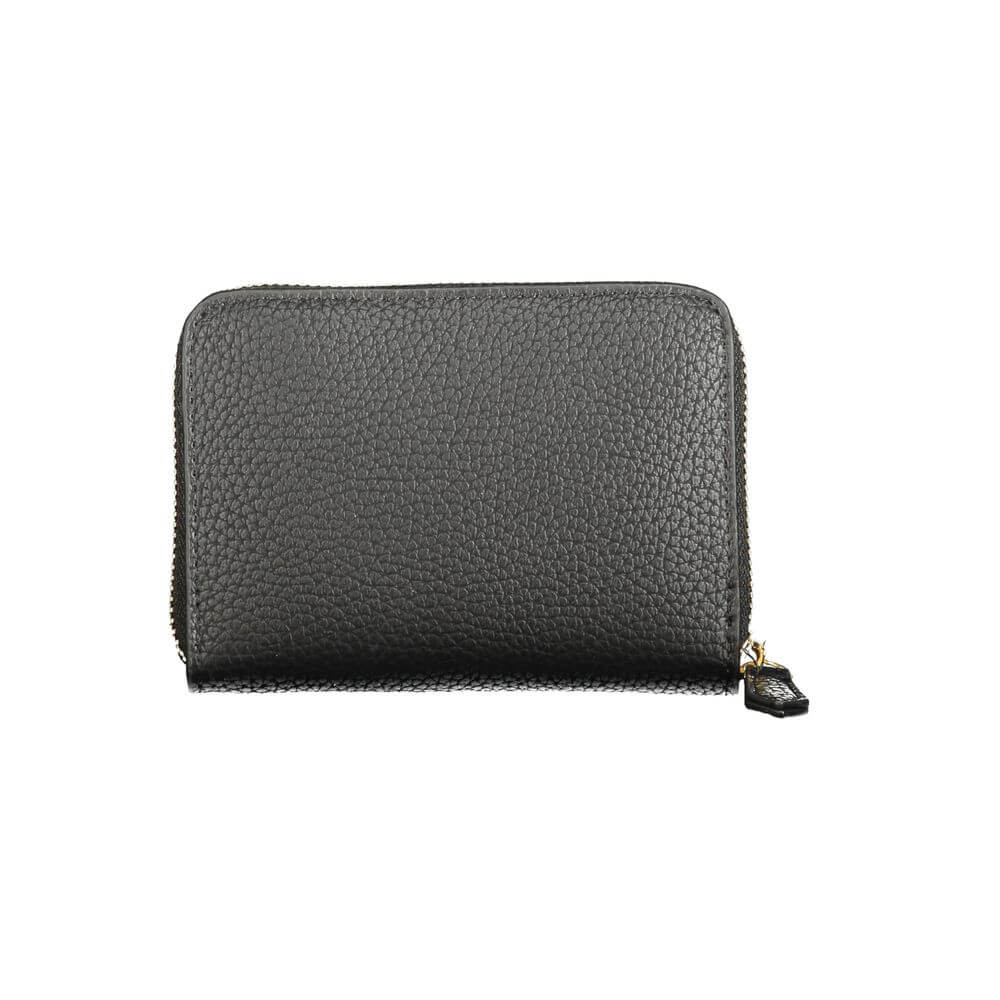 Front view with bag zipped and handles upright.