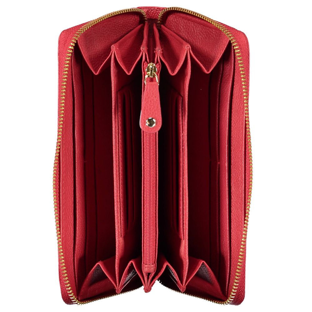 Front view with bag zipped and handles upright.