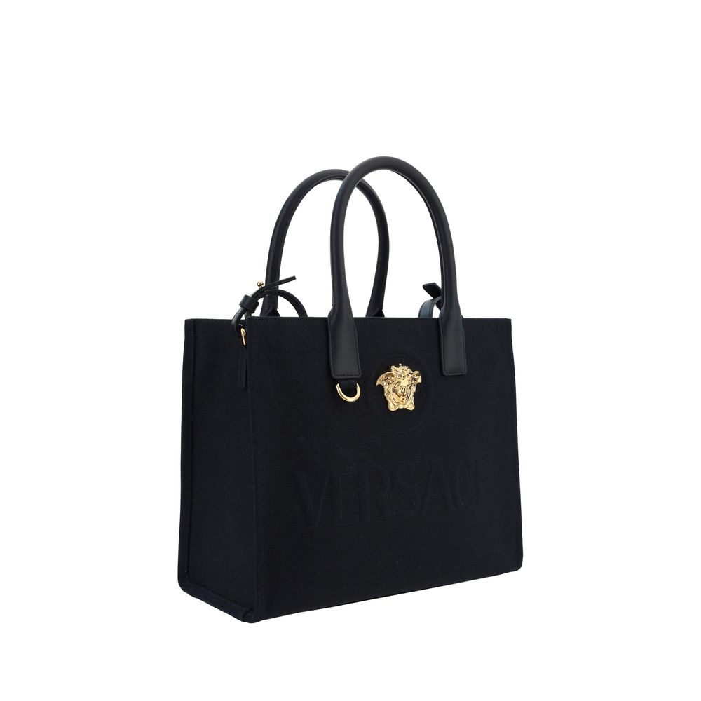 Front view with bag zipped and handles upright.