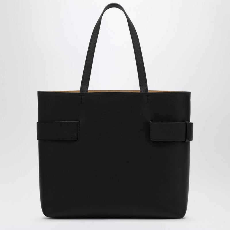 Front view with bag zipped and handles upright.