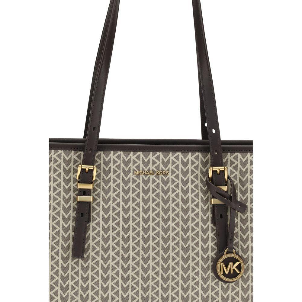 Front view with bag zipped and handles upright.