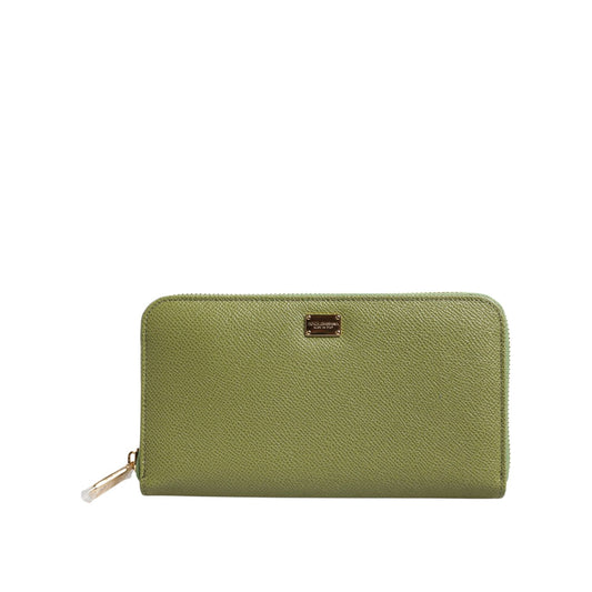 Dolce & Gabbana Green Leather Logo Plaque Zip Around Continenta Wallet, elegant Italian design with gold zipper and plaque hardware