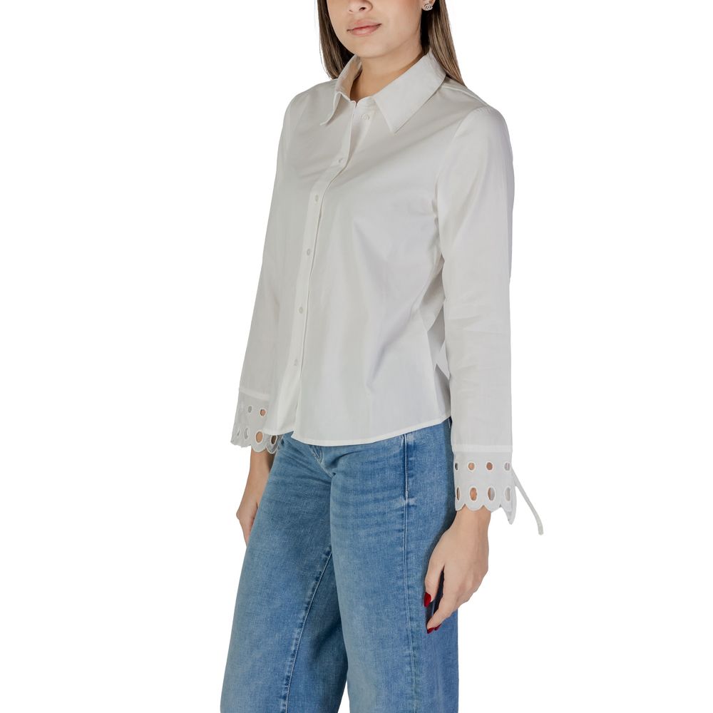 Jacqueline De Yong White Cotton Blouse with long sleeves and cut-out cuff details, classic collar and button-up front.