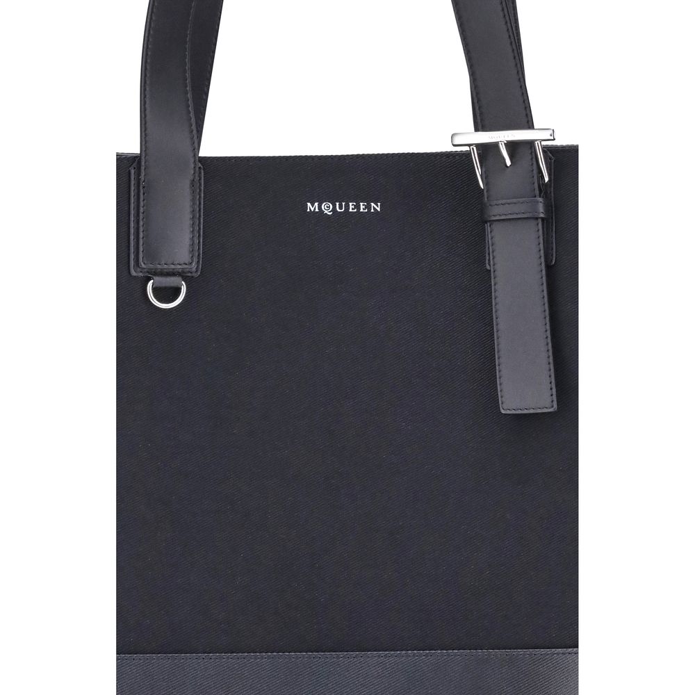 Front view with bag zipped and handles upright.