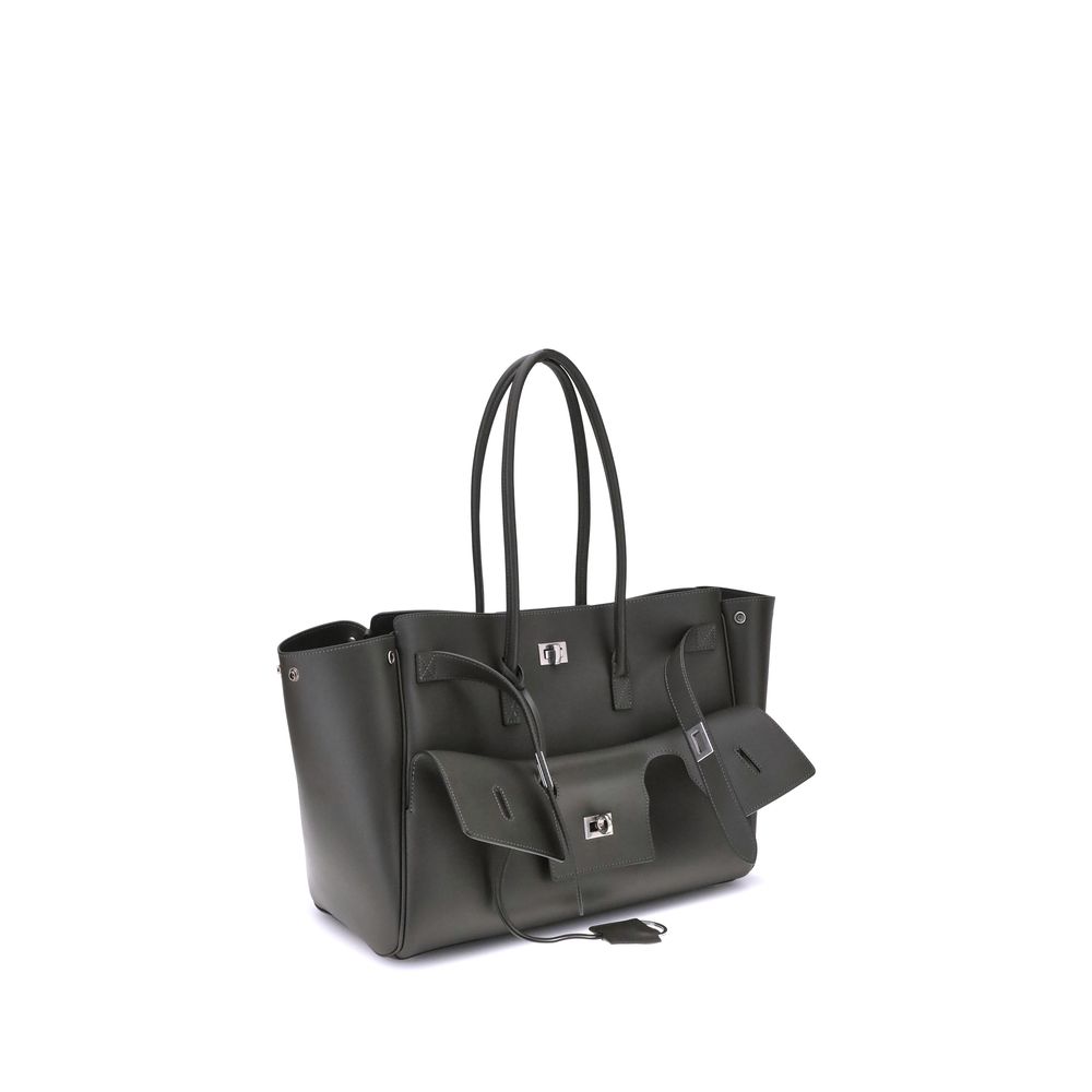 Front view with bag zipped and handles upright.