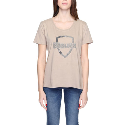 Woman wearing Blauer Beige Cotton T-Shirt with logo, featuring short sleeves and round neckline.