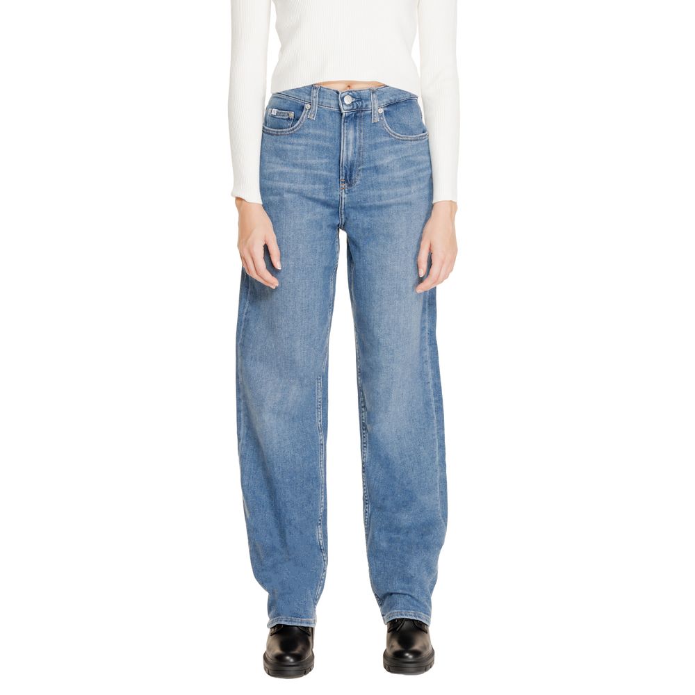 Woman wearing Calvin Klein Jeans Blue Cotton Relaxed Fit Jeans with high-rise and wide-leg design, styled for a casual look.