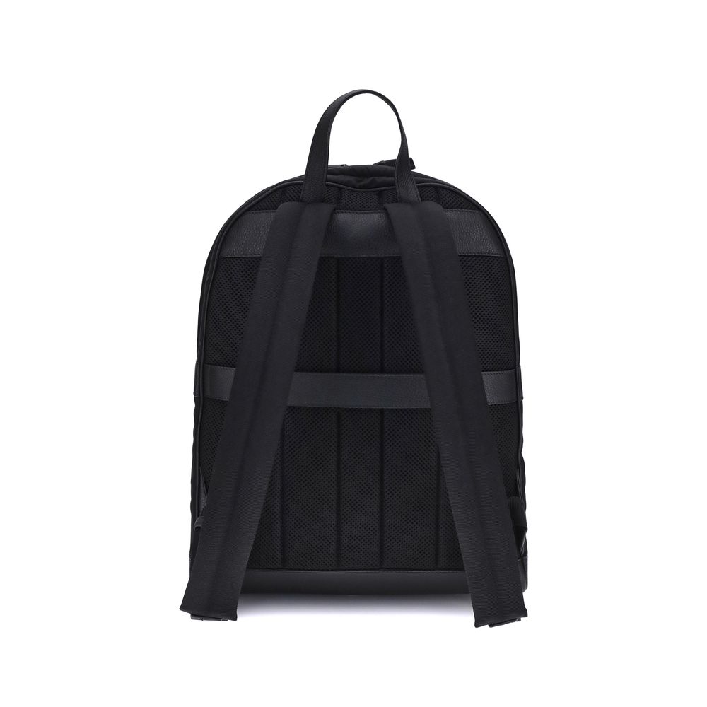 Front view with bag zipped and handles upright.