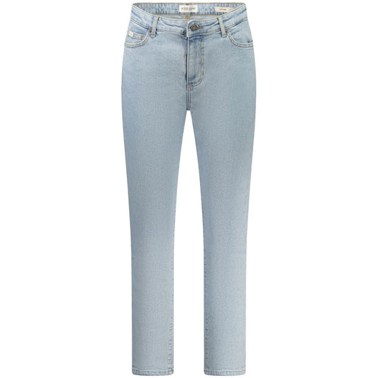 Guess Jeans Light Blue Cotton Women Skinny JeanInfuse your wardrobe with a touch of effortless chic in these Guess Jeans skinny jeans. The perfect blend of modern style and timeless comfort, these light blue denims boast a flattering fit accentuated by a