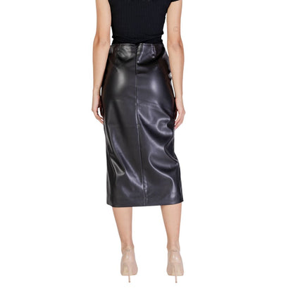 Back view of the ICHI Black Polyester Long Skirt, featuring a leather-effect finish and high-waisted design for a trendy look.