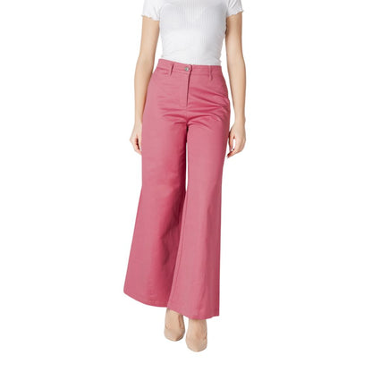 Woman wearing ICHI Pink Cotton Pant, wide-leg, high-waist palazzo trousers, crafted from 100% cotton, highlighting a modern, feminine style.