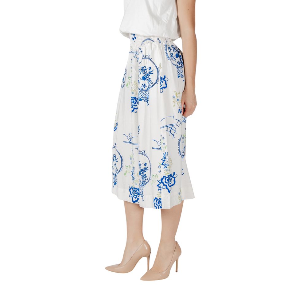 ICHI White Viscose Skirt featuring blue floral prints, ideal for summer with its lightweight feel and stylish, flowing design.