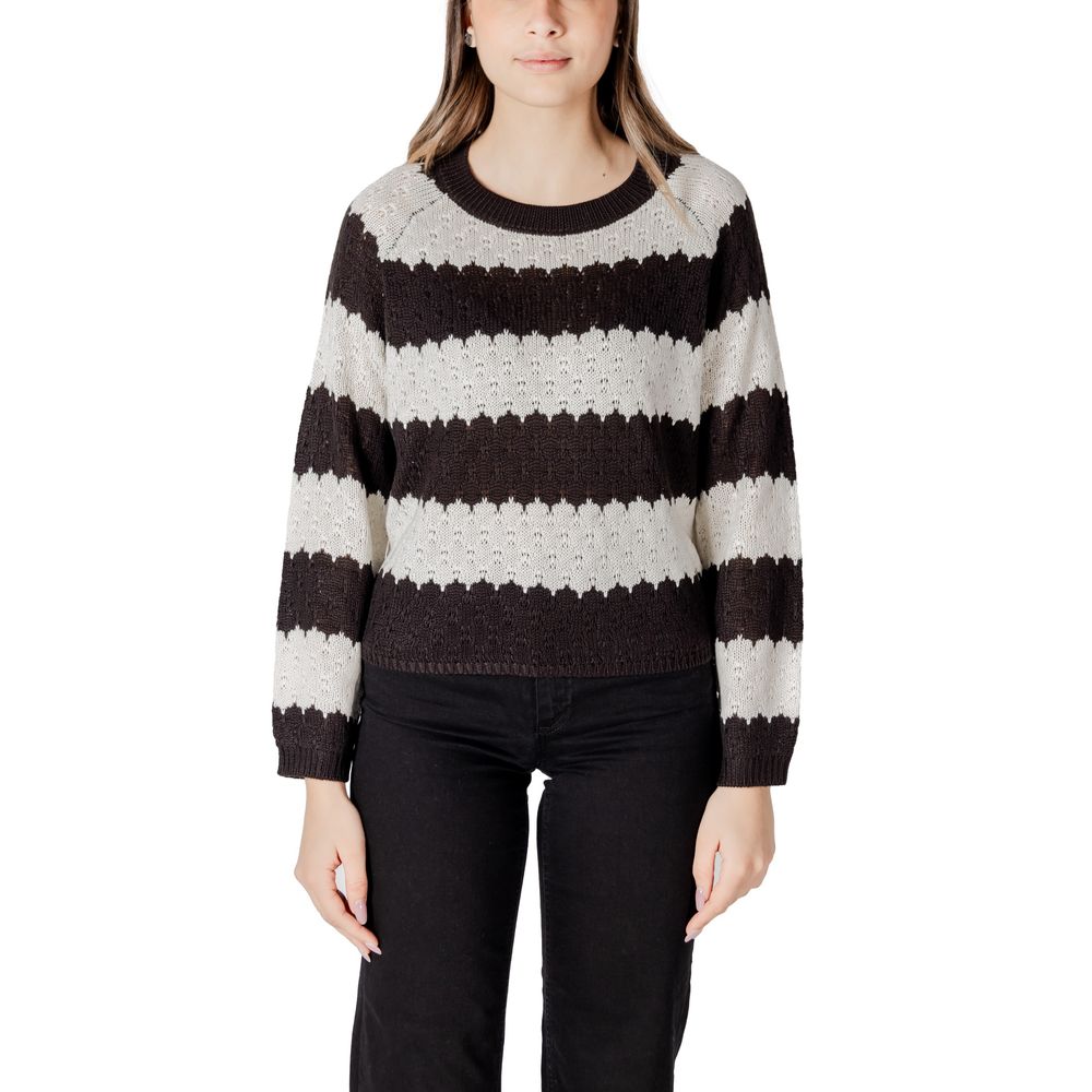 Jacqueline De Yong Black And White Marabou Sweatshirt with striped design and long sleeves for a modern casual look.