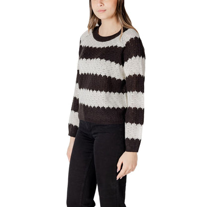 Jacqueline De Yong Black And White Marabou Sweatshirt with horizontal stripes