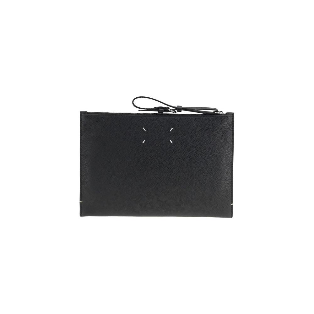 Front view with bag zipped and handles upright.