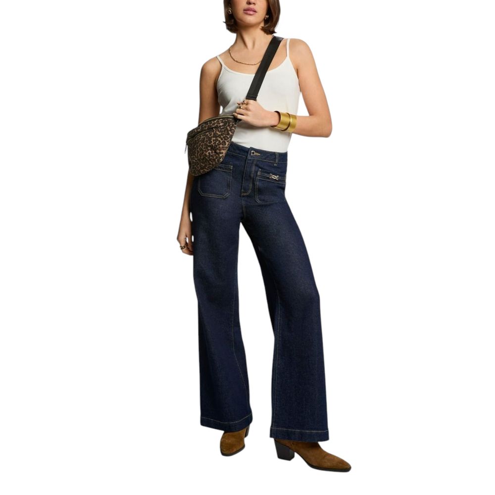 Model wearing Morgan De Toi Cream Cotton Tank Tops with wide-leg jeans and crossbody bag.