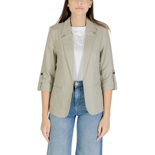 Only Green Linen Blazer with 3/4 sleeves, worn by a model, showcasing its casual-chic design for versatile and stylish looks.
