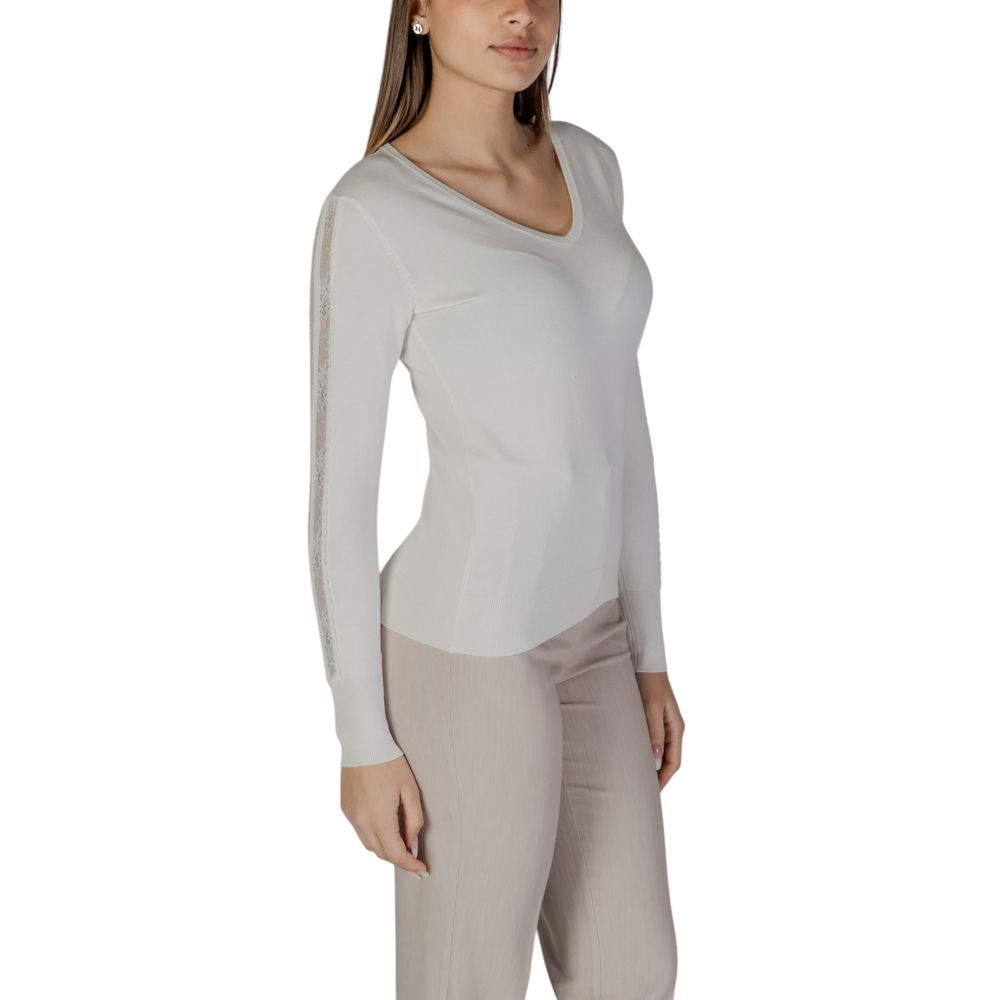 Street One Cream Viscose Long Sleeve T-Shirt for women, perfect for spring and summer, featuring 95% viscose and 5% elastane composition.