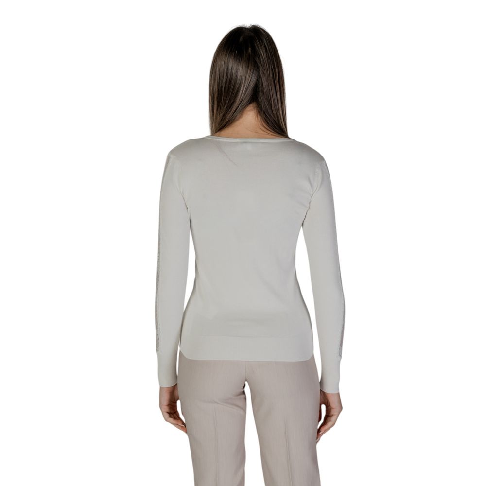 Back view of Street One Cream Viscose Long Sleeve T-Shirt for women, part of Spring/Summer collection, made of 95% viscose and 5% elastane.