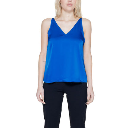 Woman wearing Vila Clothes Blue Polyester Top with V-neck and thin straps.