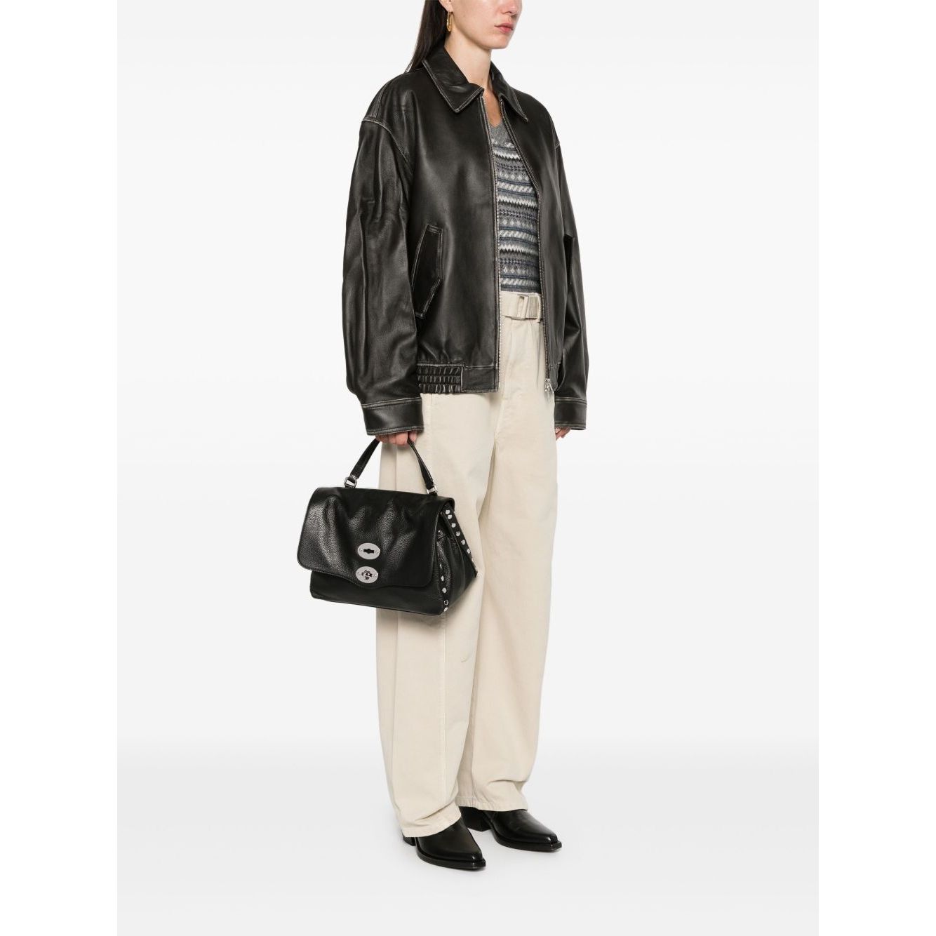 Front view with bag zipped and handles upright.